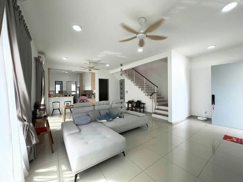Semi-Detached House for Sale in Setia Utama (Setia Alam) - Loke . - Living Room - PropertyGuru.com.my