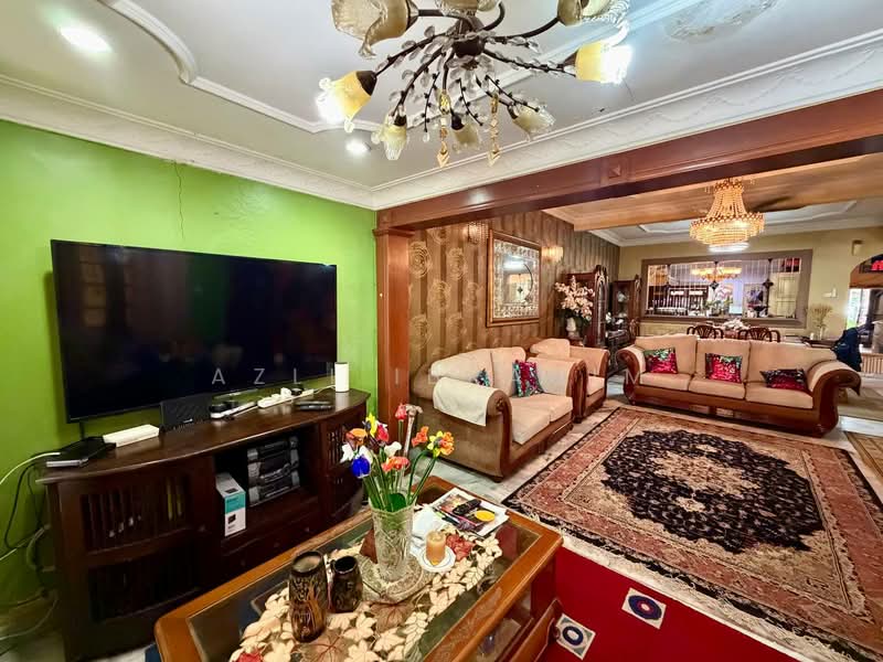 Rumah Teres 2 Tingkat untuk Dijual di Taman Desaria (Petaling Jaya) - Azli Ibrahim - Living Room - PropertyGuru.com.my