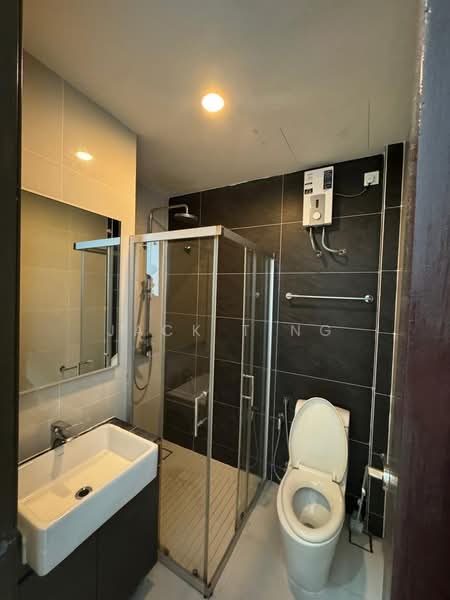 Condominium for Rent at Bay Point @ Country Garden Danga Bay - Jack Ting - Bathroom - PropertyGuru.com.my