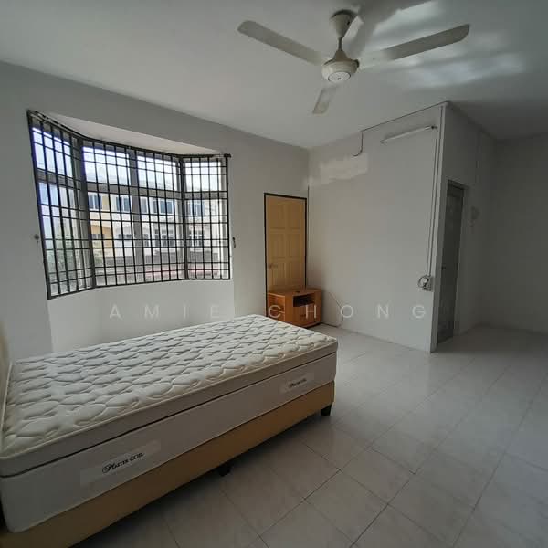 Rumah Teres 2.5 Tingkat untuk Disewa di Taman Puteri Lindungan Bintang (Ipoh) - Amie Chong - Bedroom - PropertyGuru.com.my