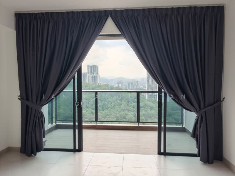 Kondominium untuk Dijual di Residensi Astrea - Ian Marcus Tan Guan Hee - Balcony - PropertyGuru.com.my