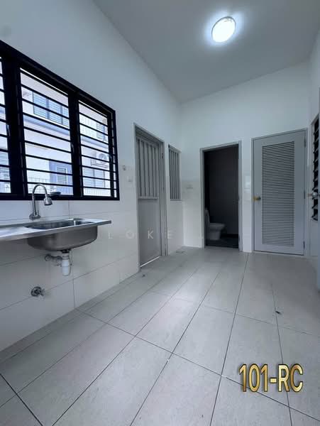 Rumah Teres 2 Tingkat untuk Dijual di Setia Utama (Setia Alam) - Loke . - Kitchen - PropertyGuru.com.my