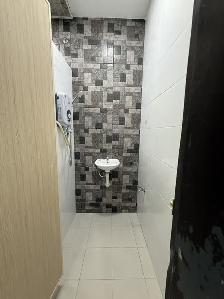 Rumah Teres 1 Tingkat untuk Disewa di Taman Overseas Union (Taman Oug) (Jalan Klang Lama (Old Klang Road)) - Joey Wong - Bathroom - PropertyGuru.com.my