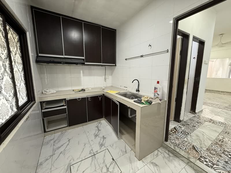 Rumah Teres 1 Tingkat untuk Disewa di Taman Overseas Union (Taman Oug) (Jalan Klang Lama (Old Klang Road)) - Joey Wong - Kitchen - PropertyGuru.com.my