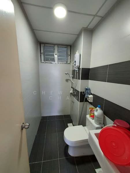 Apartment for Rent at Perling Heights Apartments - Chew Yun Chan - Bathroom - PropertyGuru.com.my