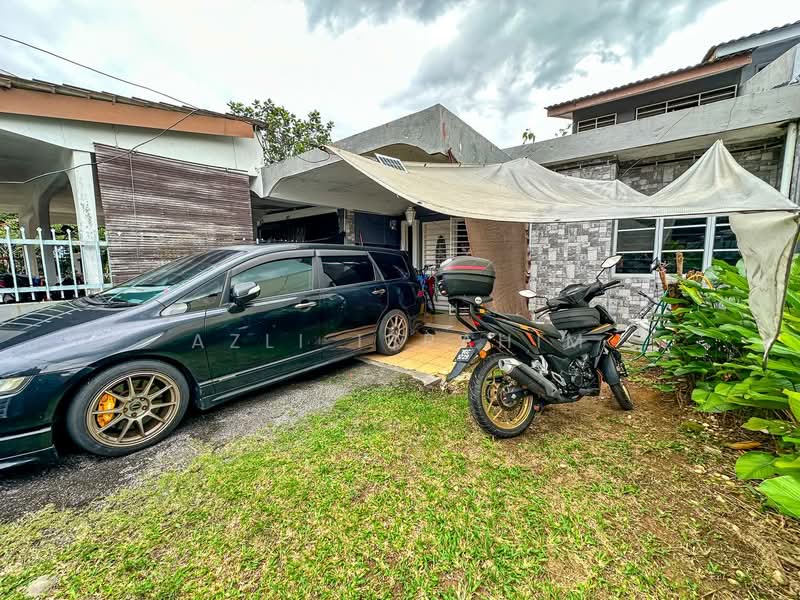 1-storey Terraced House for Sale in Seksyen 2 Bandar Baru Bangi (Bandar Baru Bangi) - Azli Ibrahim - Exterior - PropertyGuru.com.my
