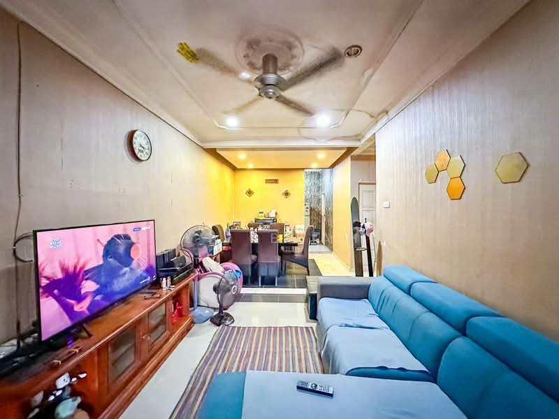 1-storey Terraced House for Sale in Seksyen 2 Bandar Baru Bangi (Bandar Baru Bangi) - Azli Ibrahim - Living Room - PropertyGuru.com.my