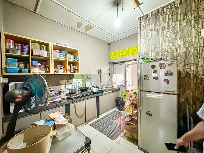 1-storey Terraced House for Sale in Seksyen 2 Bandar Baru Bangi (Bandar Baru Bangi) - Azli Ibrahim - Kitchen - PropertyGuru.com.my