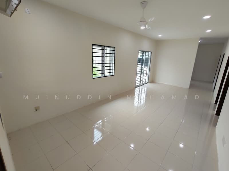 Cluster House for Rent in Sitiawan (Perak) - Muinuddin Muhamad - Living Room - PropertyGuru.com.my