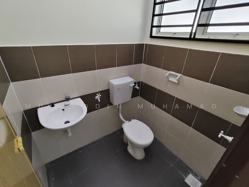 Cluster House for Rent in Sitiawan (Perak) - Muinuddin Muhamad - Bathroom - PropertyGuru.com.my