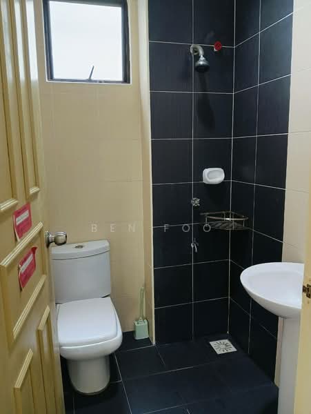 Rumah Teres untuk Dijual di Taman Laguna (Johor Bahru) - Ben Foo - Bathroom - PropertyGuru.com.my