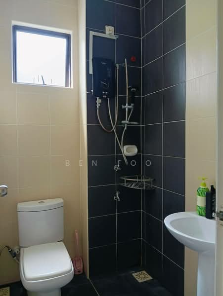 Rumah Teres untuk Dijual di Taman Laguna (Johor Bahru) - Ben Foo - Bathroom - PropertyGuru.com.my