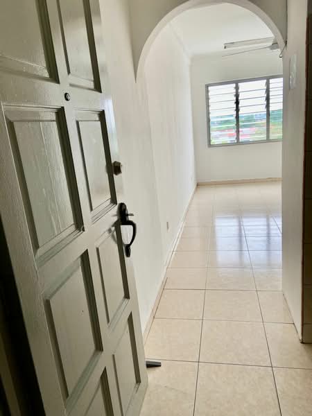 Rumah Flat untuk Disewa di Taman Permai Indah Flat - Grey Ong - Entrance - PropertyGuru.com.my