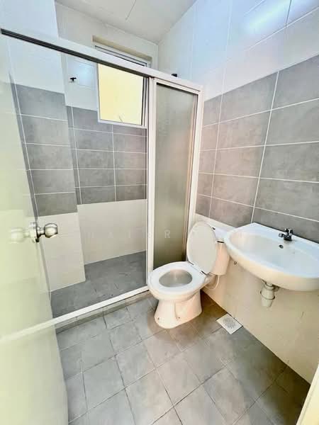 Townhouse for Sale in Goodview Heights (Kajang) - Baxter Lim - Bathroom - PropertyGuru.com.my