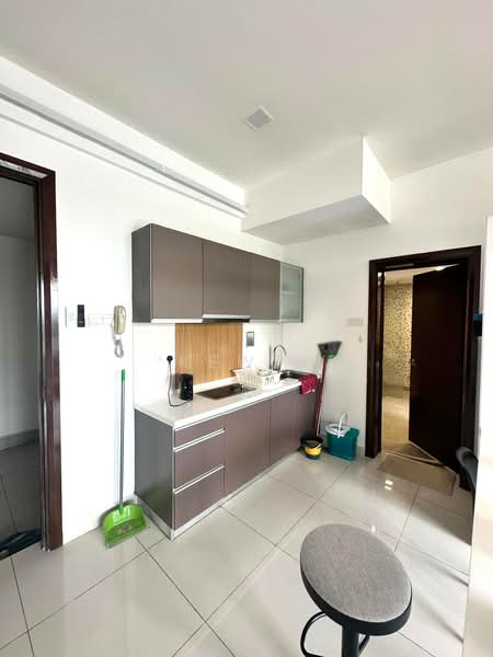 Servis Apartment untuk Disewa di Regalia Residence - Kew . - Kitchen - PropertyGuru.com.my