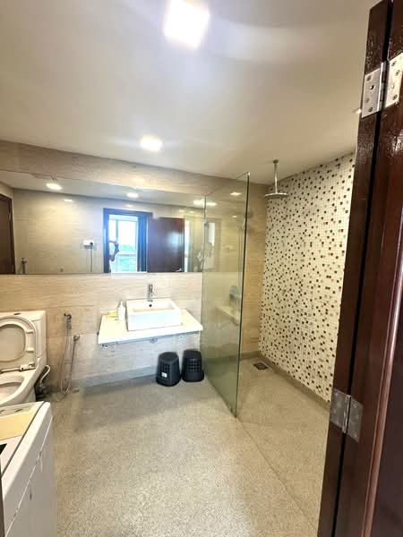 Servis Apartment untuk Disewa di Regalia Residence - Kew . - Bathroom - PropertyGuru.com.my