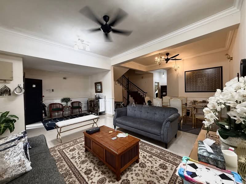 2-storey Terraced House for Sale in Bukit Jelutong (Shah Alam) - Aqil Kamal - Living Room - PropertyGuru.com.my