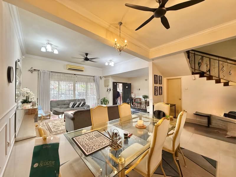 2-storey Terraced House for Sale in Bukit Jelutong (Shah Alam) - Aqil Kamal - Living Room - PropertyGuru.com.my