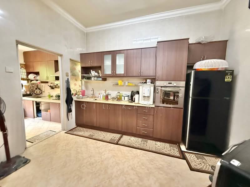2-storey Terraced House for Sale in Bukit Jelutong (Shah Alam) - Aqil Kamal - Kitchen - PropertyGuru.com.my