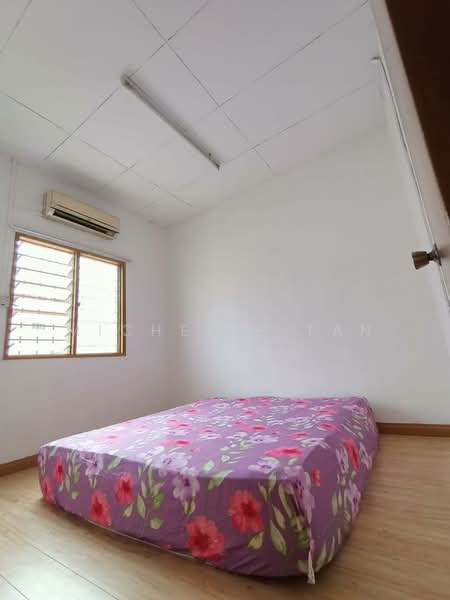 2-storey Terraced House for Sale in Bandar Putra Permai (Seri Kembangan) - Michelle Tan - Bedroom - PropertyGuru.com.my