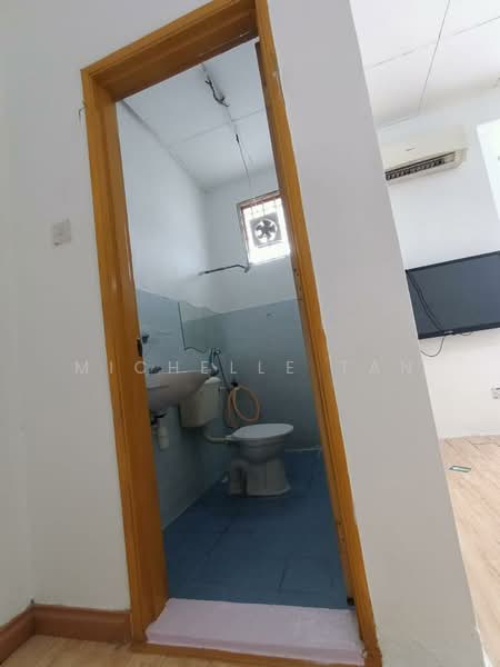 2-storey Terraced House for Sale in Bandar Putra Permai (Seri Kembangan) - Michelle Tan - Bathroom - PropertyGuru.com.my