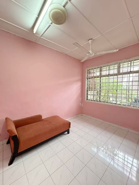1-storey Terraced House for Rent in Taman Perling (Perling) - Chew Yun Chan - Living Room - PropertyGuru.com.my
