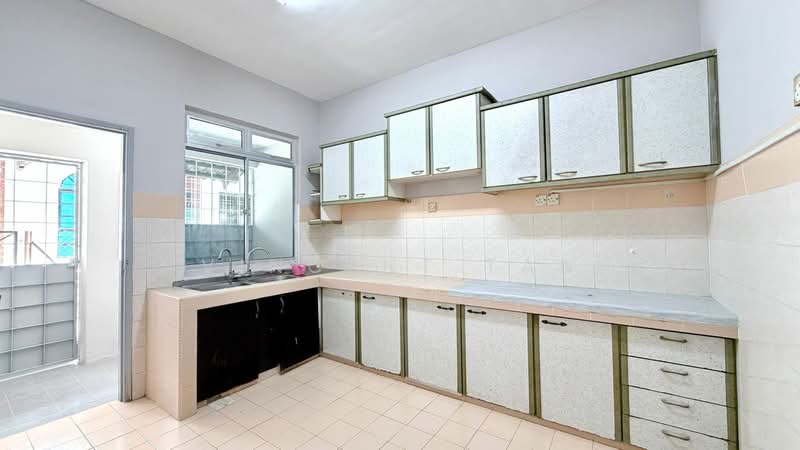 2-storey Terraced House for Rent in Bandar Sri Damansara (Selangor) - Vincent Tan - Kitchen - PropertyGuru.com.my