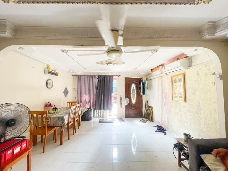 Rumah Teres 2 Tingkat untuk Dijual di Taman Bandar Sunway (Petaling Jaya) - Azli Ibrahim - Living Room - PropertyGuru.com.my