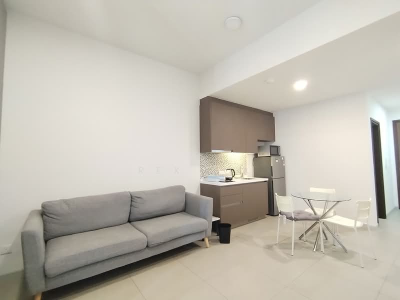 Servis Apartment untuk Disewa di Seventeen Mall & Residences (Biji Living) - Rex Lok - Living Room - PropertyGuru.com.my
