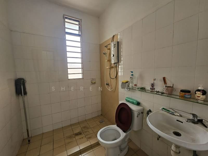 2.5-storey Terraced House for Sale in Ampang Saujana (Ampang) - Sherene Goh - Bathroom - PropertyGuru.com.my