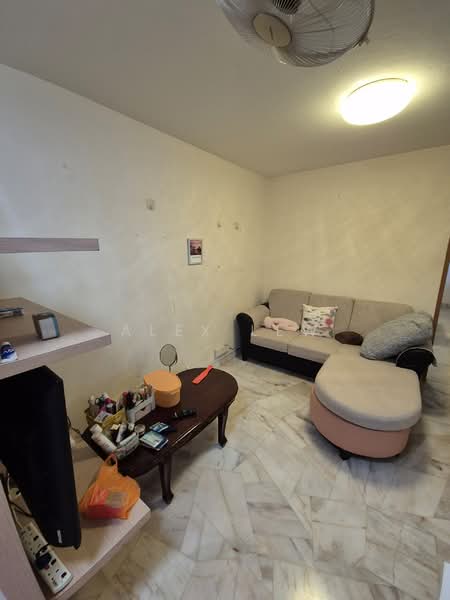 Rumah Flat untuk Dijual di Desa Petaling Flat - Alex Lew - Living Room - PropertyGuru.com.my