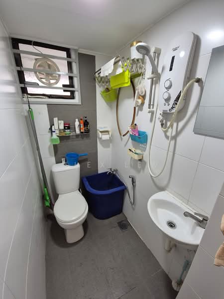 Rumah Flat untuk Dijual di Desa Petaling Flat - Alex Lew - Bathroom - PropertyGuru.com.my