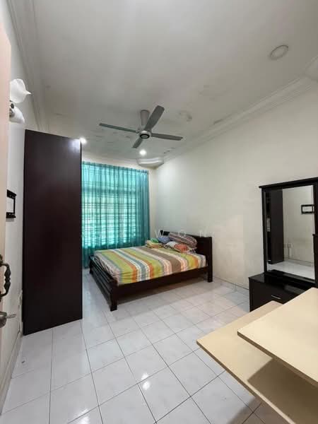 1-storey Terraced House for Sale in Taman Molek (Johor Bahru) - Jax Wong - Bedroom - PropertyGuru.com.my