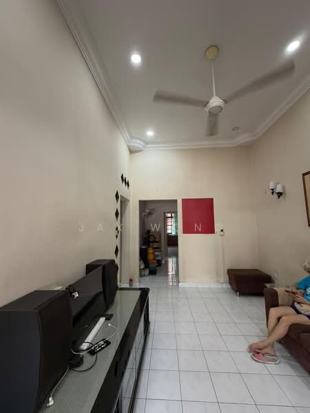 1-storey Terraced House for Sale in Taman Molek (Johor Bahru) - Jax Wong - Living Room - PropertyGuru.com.my