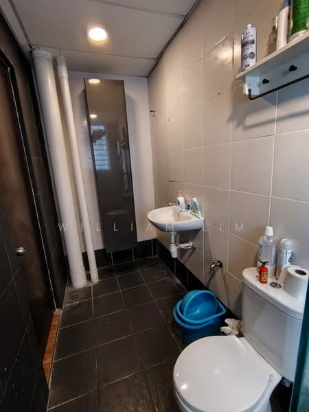 Service Residence for Rent at Amara - William Lim - Bathroom - PropertyGuru.com.my