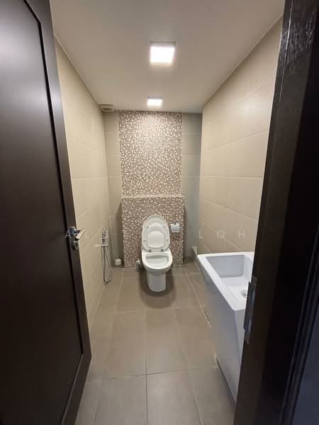 3-storey Terraced House for Sale in Jelutong (Penang) - Alston Loh - Bathroom - PropertyGuru.com.my