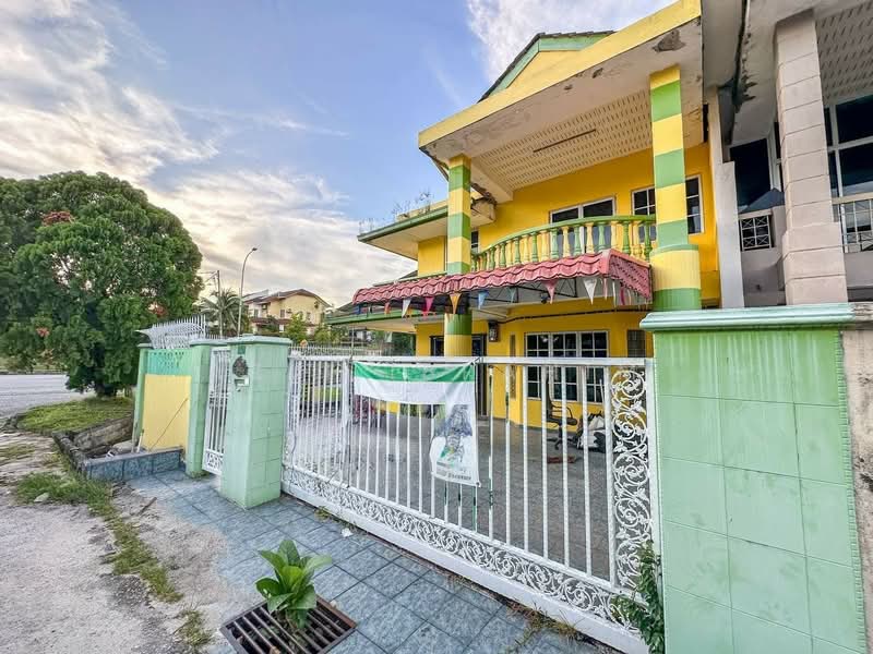 2-storey Terraced House for Sale in Seksyen 6 (Kota Damansara) - Azli Ibrahim - Exterior - PropertyGuru.com.my