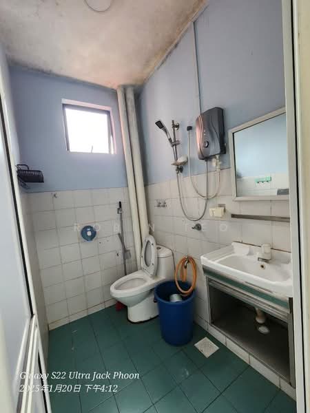 Pangsapuri untuk Dijual di Rose Villa Apartment - Robin Teo - Bathroom - PropertyGuru.com.my