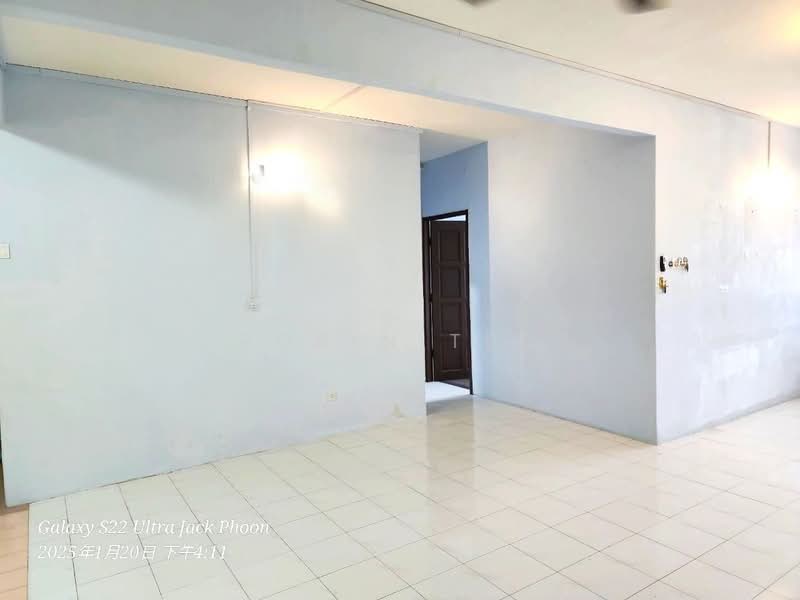 Pangsapuri untuk Dijual di Rose Villa Apartment - Robin Teo - Living Room - PropertyGuru.com.my