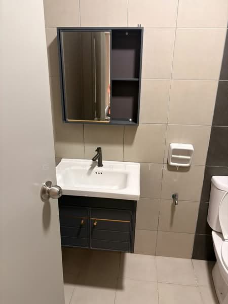 Servis Apartment untuk Disewa di SkyLake Residence - Gilbert Tay - Bathroom - PropertyGuru.com.my
