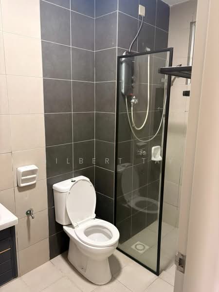 Servis Apartment untuk Disewa di SkyLake Residence - Gilbert Tay - Bathroom - PropertyGuru.com.my