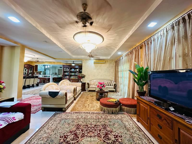 Rumah Banglo untuk Dijual di Ampang Jaya (Ampang) - Cik Maya Abdul - Living Room - PropertyGuru.com.my