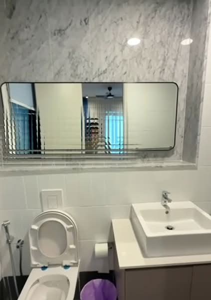 Servis Apartment untuk Disewa di Isola - Jacklly Kee - Bathroom - PropertyGuru.com.my