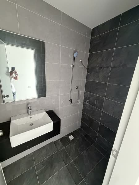 Kondominium untuk Dijual di Lucerne Residences - Rick Goh - Bathroom - PropertyGuru.com.my
