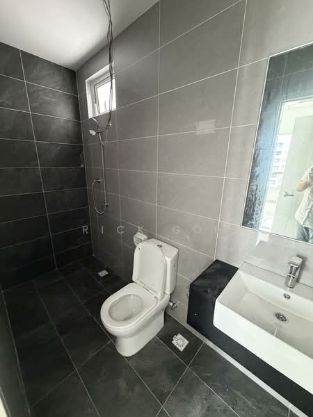 Kondominium untuk Dijual di Lucerne Residences - Rick Goh - Bathroom - PropertyGuru.com.my