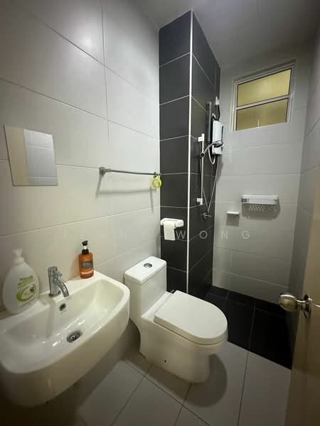 Pangsapuri untuk Dijual di Taman Nusa Heights 1 - Jenny Wong - Bathroom - PropertyGuru.com.my