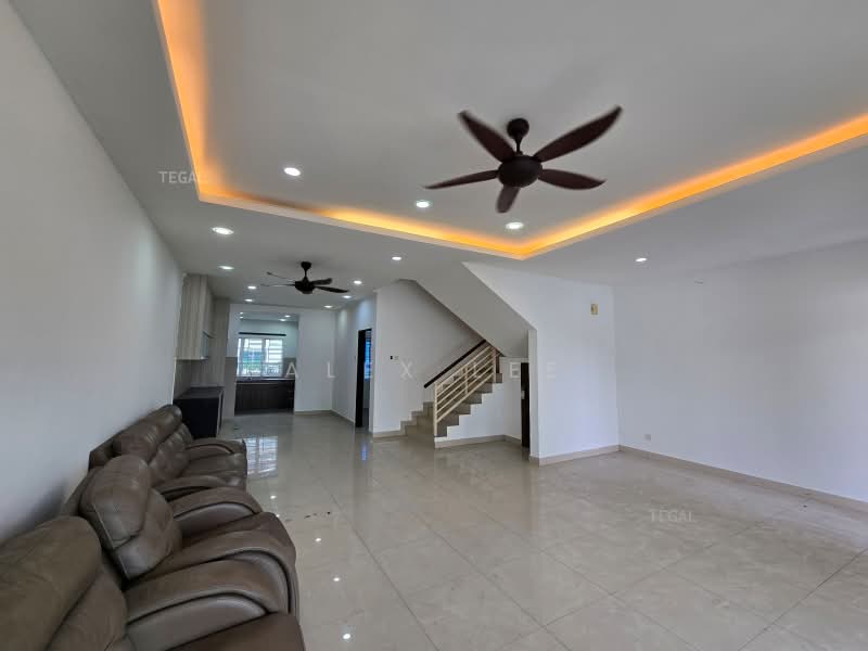 Rumah Teres untuk Dijual di Bandar Puteri Klang (Klang) - Alex Lee - Living Room - PropertyGuru.com.my