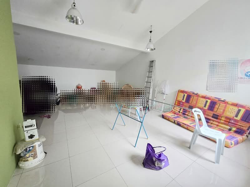 Rumah Teres 2 Tingkat untuk Dijual di Taman Bukit Maluri (Kepong) - Kiing TW - Living Room - PropertyGuru.com.my