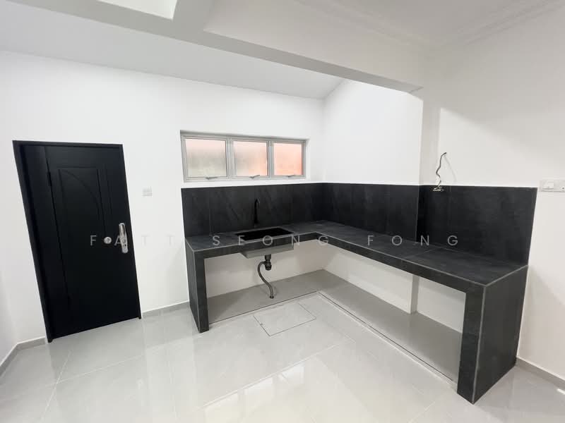 2-storey Terraced House for Sale in Bandar Sungai Long (Selangor) - FATT SEONG FONG - Kitchen - PropertyGuru.com.my