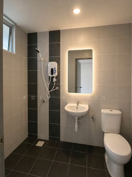 Apartment for Rent at IDAMAN CAHAYA 2 - Adly Azamin - Bathroom - PropertyGuru.com.my